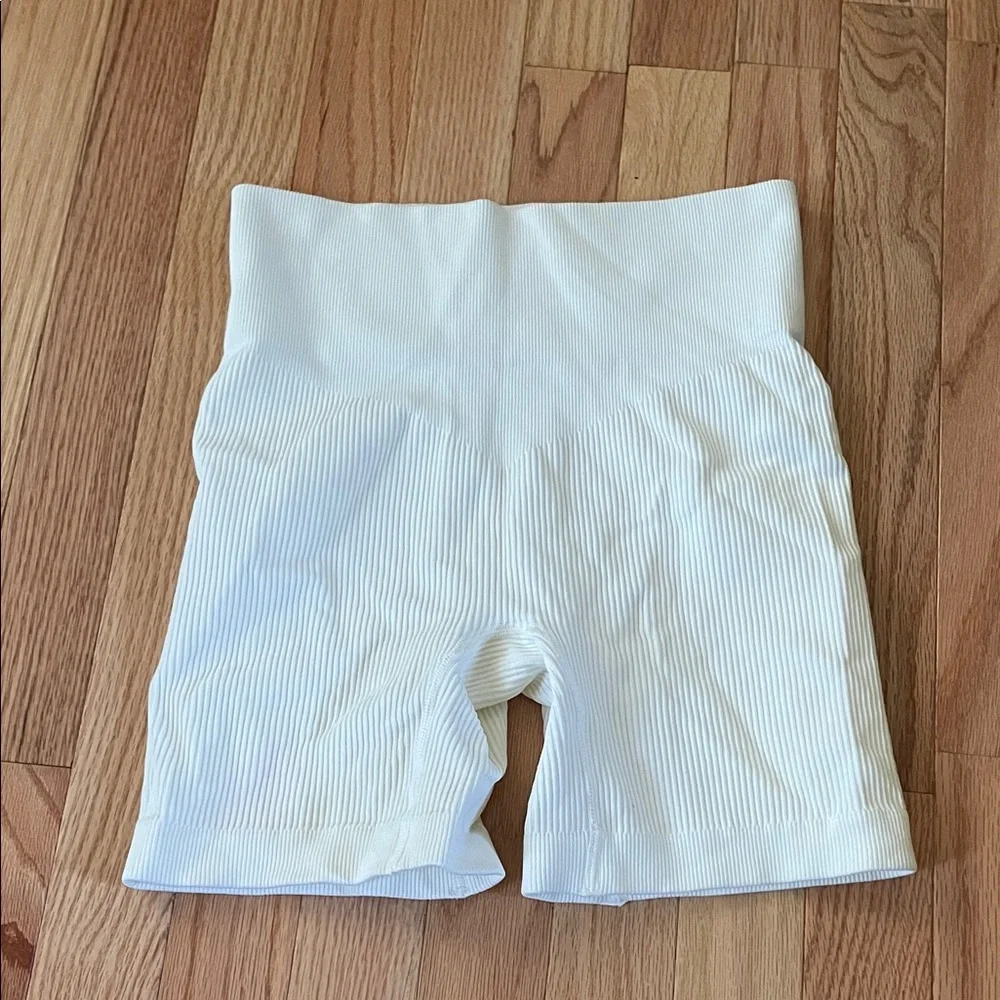 White Ribbed High-Waisted Shorts - Picture 1 of 7